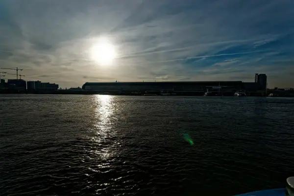 Amsterdam · Buiksloterweg feribotu ve IJ kıyısı