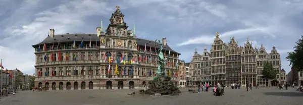 Anvers · Grote Markt ve Brabo Çeşmesi
