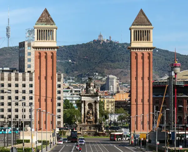 Barselona · Venedik Kuleleri (Torres Venecianes)