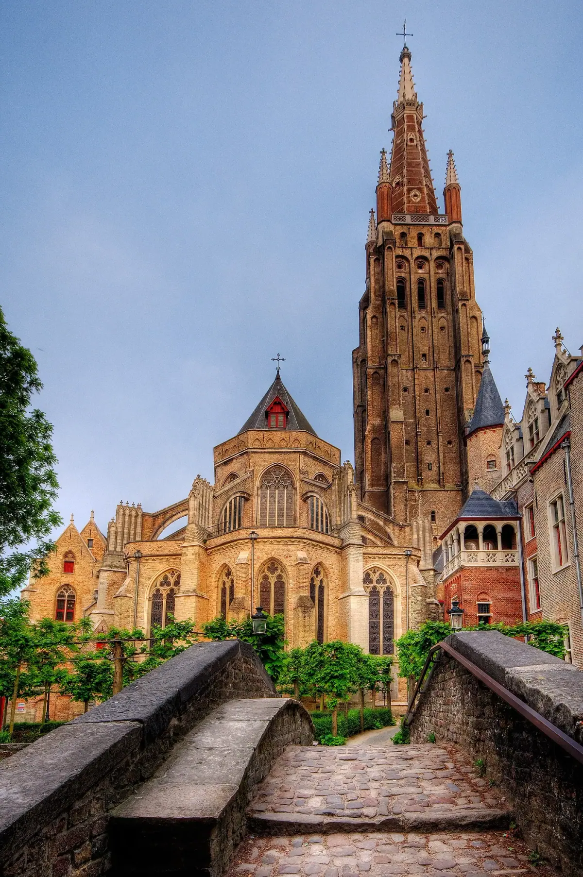 Brugge: Onze-Lieve-Vrouwekerk (Meryem Ana Kilisesi)