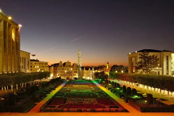 Brüksel Mont des Arts bahçesi