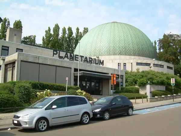 Brüksel · Belçika Kraliyet Gözlemevi Planetaryumu