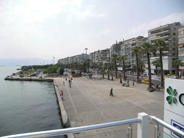 İzmir · Karşıyaka Çarşı ve sahil