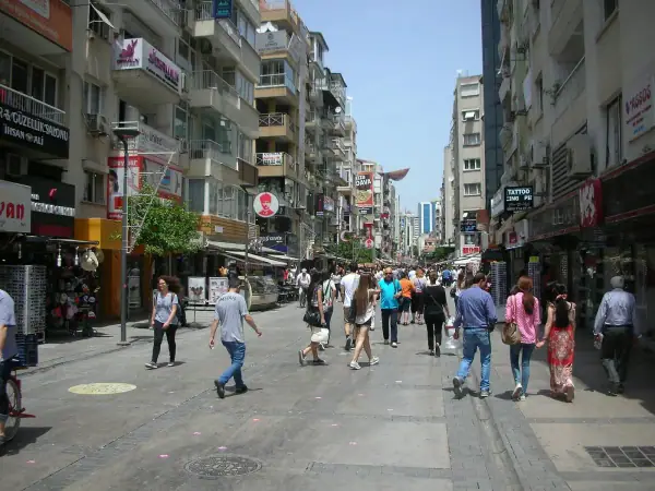 İzmir · Kıbrıs Şehitleri Caddesi