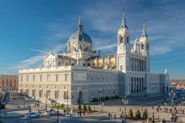 Madrid · Almudena Katedrali