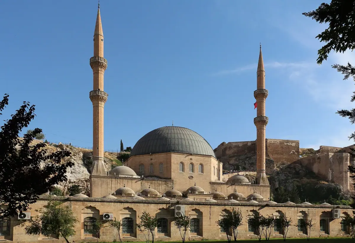 Şanlıurfa: Mevlid-i Halil Camii ve Mağarası